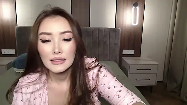 mystiksirenn online show from November 5, 2025, 3:15 pm