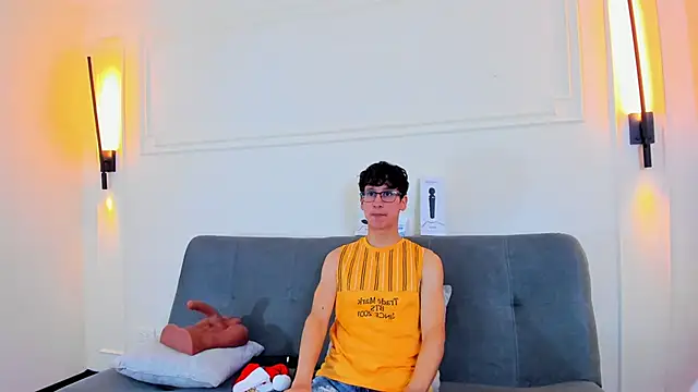 Snapshot of Cum_hunters chatting on December 4, 2025, 3:49 am Cum hunters online show from December 4, 2025, 3:49 am