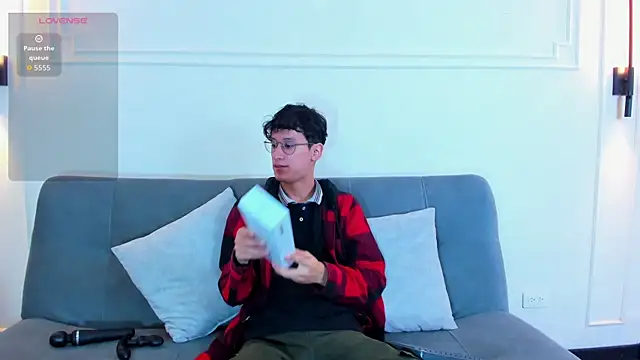 Snapshot of Cum_hunters chatting on November 8, 2025, 3:10 am Cum hunters online show from November 8, 2025, 3:10 am