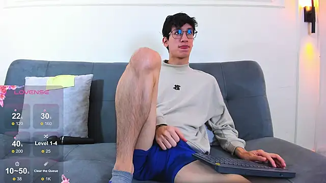Snapshot of Cum_hunters chatting on May 13, 2026, 3:24 am Cum hunters online show from May 13, 2026, 3:24 am