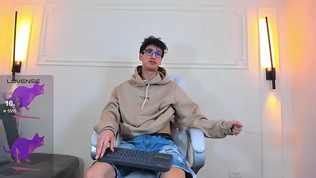 Snapshot of Cum_hunters chatting on March 24, 2026, 3:39 am Cum hunters online show from March 24, 2026, 3:39 am