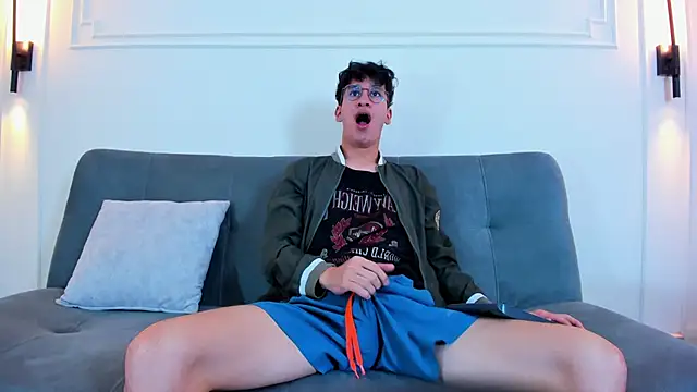 Snapshot of Cum_hunters chatting on November 9, 2025, 3:10 am Cum hunters online show from November 9, 2025, 3:10 am