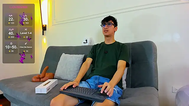 Snapshot of Cum_hunters chatting on December 2, 2025, 3:19 am Cum hunters online show from December 2, 2025, 3:19 am