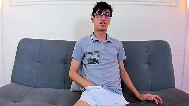 Snapshot of Cum_hunters chatting on April 11, 2026, 3:14 am Cum hunters online show from April 11, 2026, 3:14 am