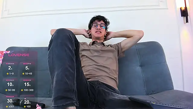 Snapshot of Cum_hunters chatting on May 31, 2026, 3:23 am Cum hunters online show from May 31, 2026, 3:23 am