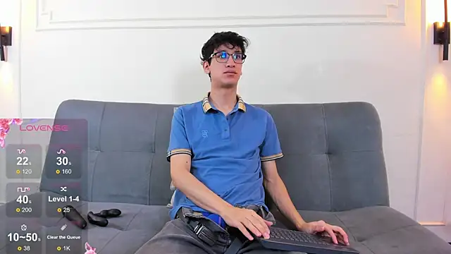 Snapshot of Cum_hunters chatting on April 25, 2026, 3:20 am Cum hunters online show from April 25, 2026, 3:20 am