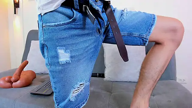 Snapshot of Cum_hunters chatting on November 23, 2025, 3:27 am Cum hunters online show from November 23, 2025, 3:27 am