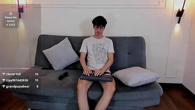 Snapshot of Cum_hunters chatting on October 10, 2025, 3:40 am Cum hunters online show from October 10, 2025, 3:40 am