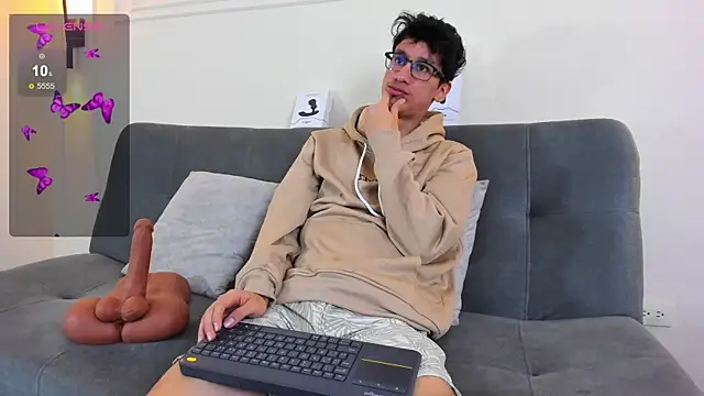 Snapshot of Cum_hunters chatting on November 25, 2025, 3:29 am Cum hunters online show from November 25, 2025, 3:29 am