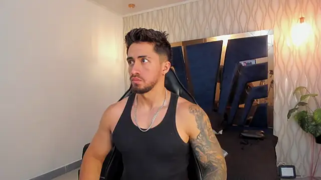 Snapshot of Brad_Summer chatting on April 8, 2026, 11:17 pm Brad Summer online show from April 8, 2026, 11:17 pm