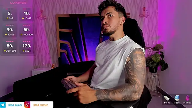 Snapshot of Brad_Summer chatting on April 10, 2026, 11:23 pm Brad Summer online show from April 10, 2026, 11:23 pm