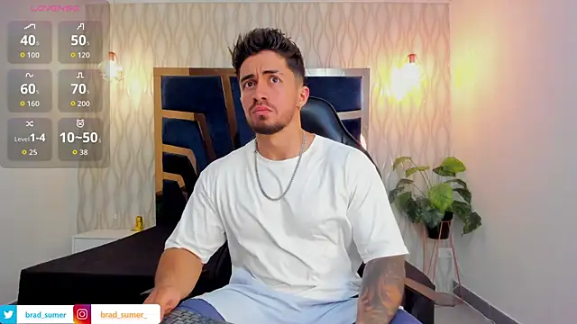 Snapshot of Brad_Summer chatting on April 6, 2026, 11:17 pm Brad Summer online show from April 6, 2026, 11:17 pm