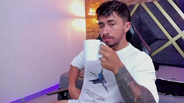 Snapshot of Brad_Summer chatting on March 30, 2026, 11:28 pm Brad Summer online show from March 30, 2026, 11:28 pm