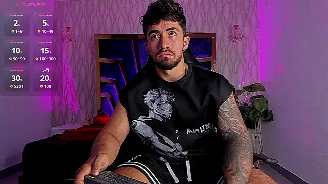 Snapshot of Brad_Summer chatting on April 13, 2026, 11:20 pm Brad Summer online show from April 13, 2026, 11:20 pm