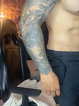 Snapshot of Brad_Summer chatting on April 1, 2026, 11:45 pm Brad Summer online show from April 1, 2026, 11:45 pm