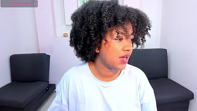 Snapshot of AishaHil chatting on January 31, 2025, 11:56 am AishaHil online show from January 31, 2025, 11:56 am