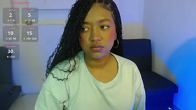 Snapshot of AishaHil chatting on February 13, 2025, 12:00 pm AishaHil online show from February 13, 2025, 12:00 pm