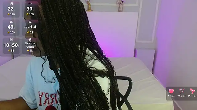 Snapshot of AishaHil chatting on February 20, 2025, 12:04 pm AishaHil online show from February 20, 2025, 12:04 pm