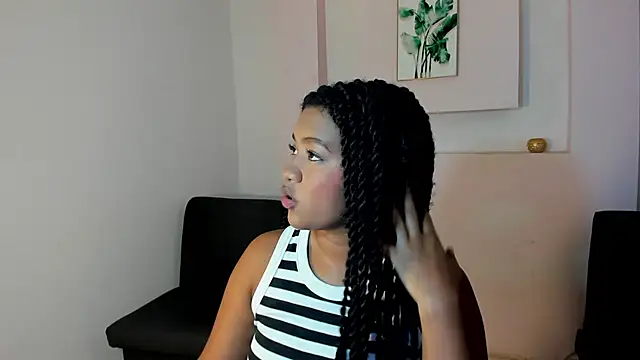 Snapshot of AishaHil chatting on January 21, 2025, 12:18 pm AishaHil online show from January 21, 2025, 12:18 pm