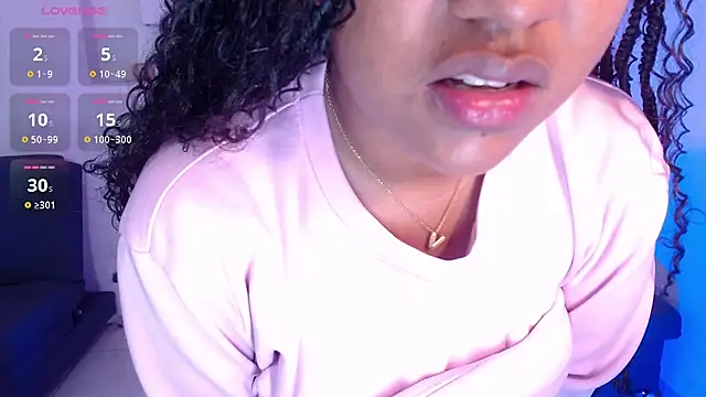 Snapshot of AishaHil chatting on February 14, 2025, 12:03 pm AishaHil online show from February 14, 2025, 12:03 pm