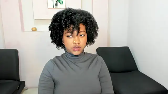 Snapshot of AishaHil chatting on January 25, 2025, 12:05 pm AishaHil online show from January 25, 2025, 12:05 pm