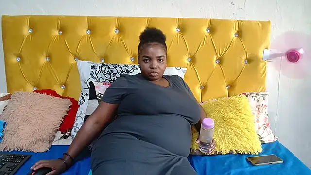 Snapshot of ShySexyBaddie chatting on March 4, 2025, 3:15 pm ShySexyBaddie online show from March 4, 2025, 3:15 pm