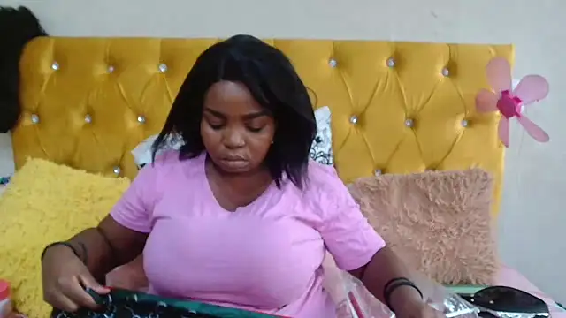 Snapshot of ShySexyBaddie chatting on March 17, 2025, 11:42 am ShySexyBaddie online show from March 17, 2025, 11:42 am