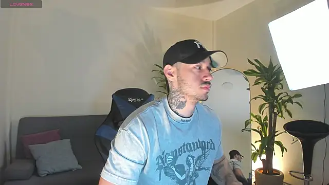 Snapshot of Salvatore_costa chatting on October 31, 2025, 3:03 am Salvatore costa online show from October 31, 2025, 3:03 am