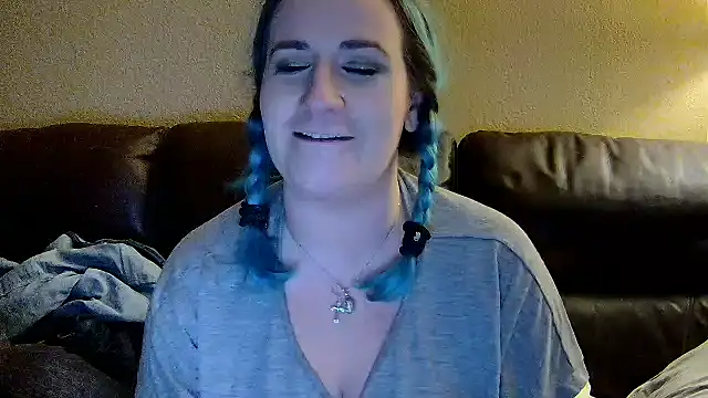 Snapshot of StonerPrincessGenie chatting on February 4, 2025, 1:56 am StonerPrincessGenie online show from February 4, 2025, 1:56 am