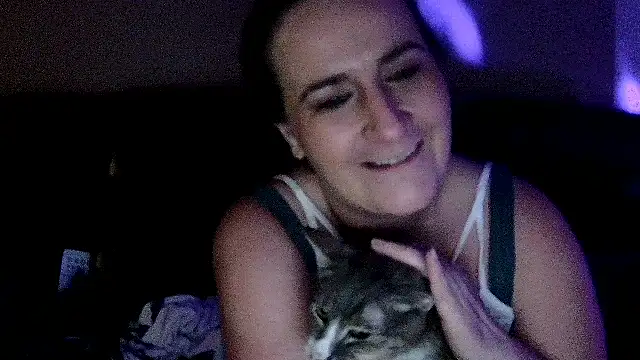 Snapshot of StonerPrincessGenie chatting on February 1, 2025, 1:44 am StonerPrincessGenie online show from February 1, 2025, 1:44 am