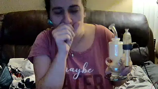 Snapshot of StonerPrincessGenie chatting on February 16, 2025, 1:49 pm StonerPrincessGenie online show from February 16, 2025, 1:49 pm