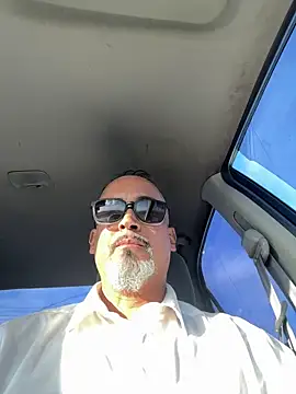 Snapshot of TheConfidentialClub chatting on January 17, 2025, 9:28 pm TheConfidentialClub online show from January 17, 2025, 9:28 pm