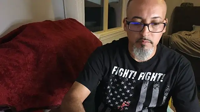 Snapshot of TheConfidentialClub chatting on February 18, 2025, 11:41 pm TheConfidentialClub online show from February 18, 2025, 11:41 pm