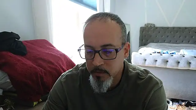 Snapshot of TheConfidentialClub chatting on February 13, 2025, 5:44 pm TheConfidentialClub online show from February 13, 2025, 5:44 pm