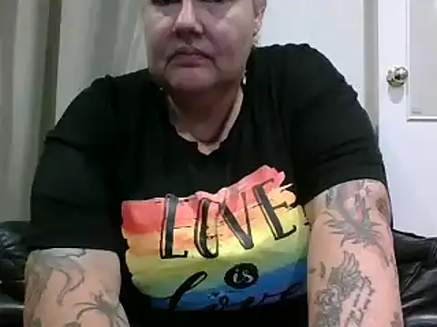 k1w1bbw online show from March 22, 2025, 10:17 am