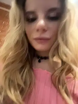 Snapshot of LanaSparks chatting on December 4, 2025, 4:11 am LanaSparks online show from December 4, 2025, 4:11 am