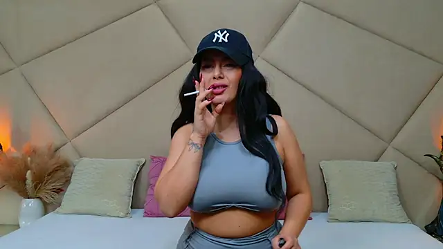 Snapshot of ChloeFrost chatting on October 25, 2025, 5:17 am ChloeFrost online show from October 25, 2025, 5:17 am