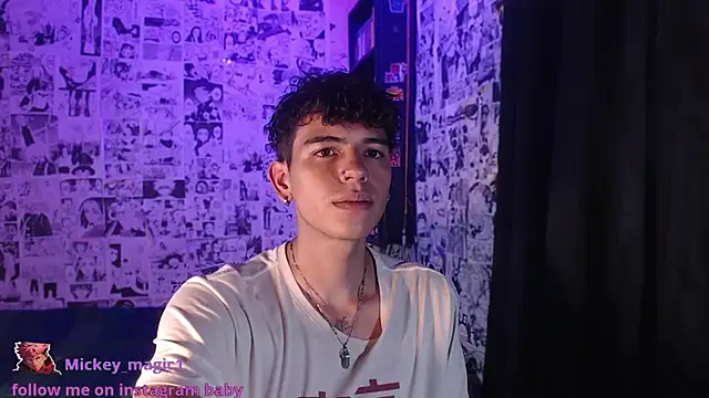 Snapshot of Mickey_Magic chatting on December 4, 2025, 4:55 am Mickey Magic online show from December 4, 2025, 4:55 am