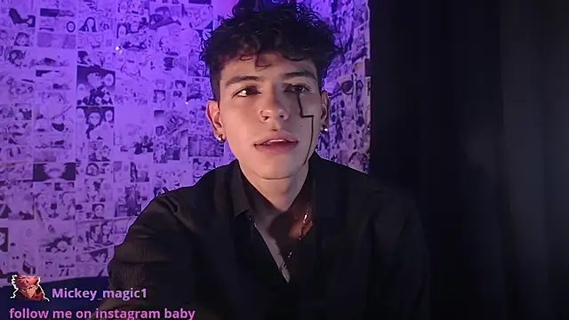 Snapshot of Mickey_Magic chatting on December 5, 2025, 4:11 am Mickey Magic online show from December 5, 2025, 4:11 am