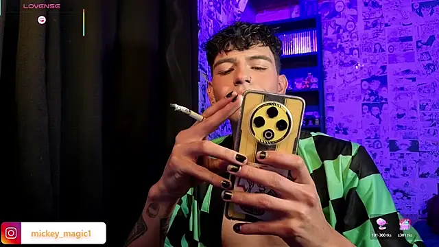 Snapshot of Mickey_Magic chatting on January 17, 2026, 3:54 am Mickey Magic online show from January 17, 2026, 3:54 am