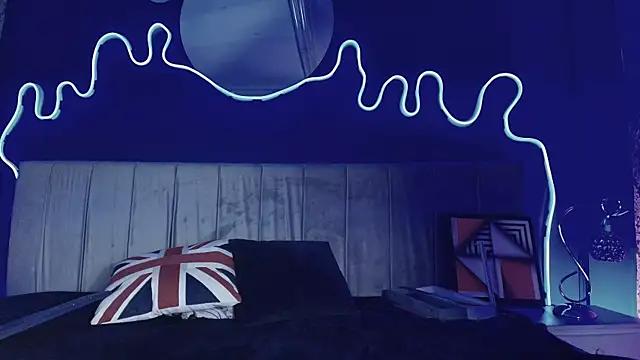 JeanneSabatier online show from March 8, 2026, 2:04 am