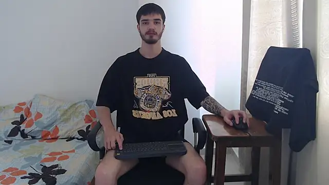 Aleex Miller online show from November 5, 2025, 3:26 pm