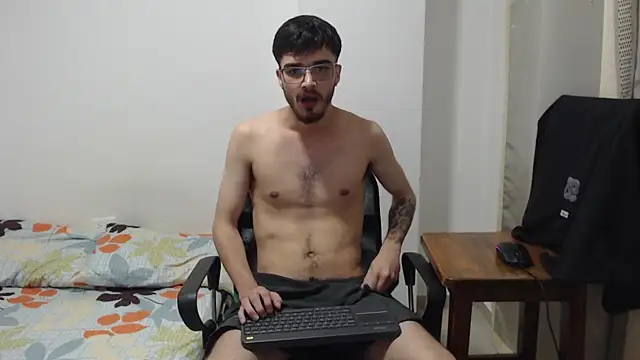 Aleex Miller online show from November 26, 2025, 4:45 am