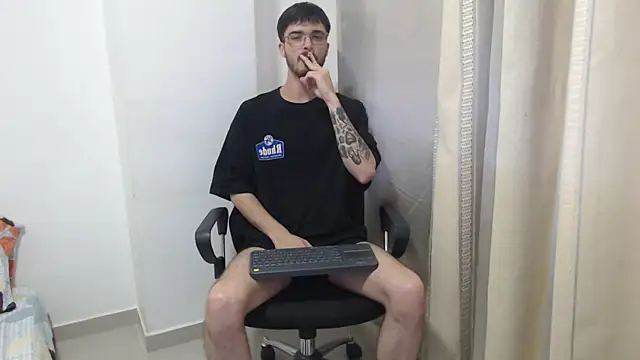 Aleex Miller online show from December 1, 2025, 10:10 pm