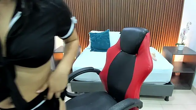 adarna13  online show from March 7, 2025, 7:27 pm