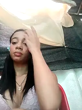 Snapshot of Zoe_Sweett18 chatting on March 17, 2025, 12:57 pm Zoe Sweett18 online show from March 17, 2025, 12:57 pm