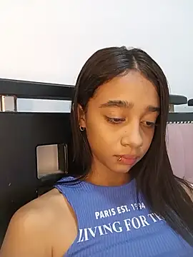 Snapshot of Zoe_Sweett18 chatting on May 25, 2026, 7:12 pm Zoe Sweett18 online show from May 25, 2026, 7:12 pm