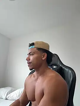 Snapshot of XavierColeman chatting on July 19, 2026, 2:25 pm XavierColeman online show from July 19, 2026, 2:25 pm