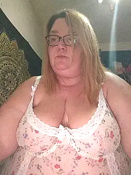 diosacurvy1984 online show from February 5, 2026, 11:22 pm