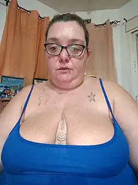 diosacurvy1984 online show from December 16, 2025, 8:40 am